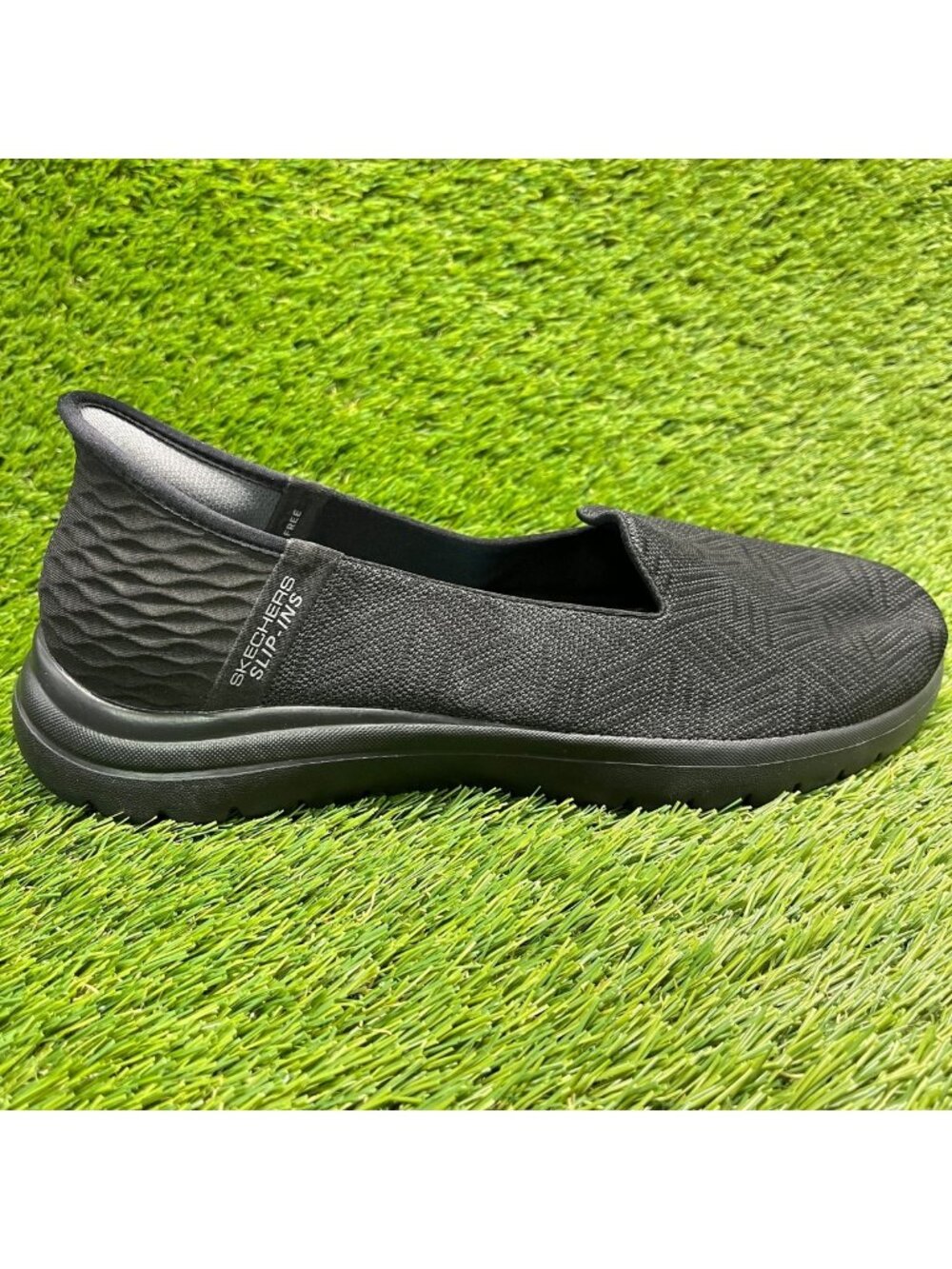 Skechers On The Go Flex-Clover Women Size 9.5 Black Casual Walking Slip-On Shoes